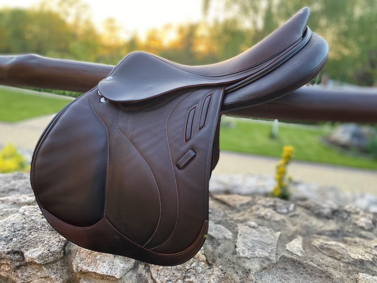 Selle Devoucoux Biarritz 17,5” – Premium Arcade Normelle 2A